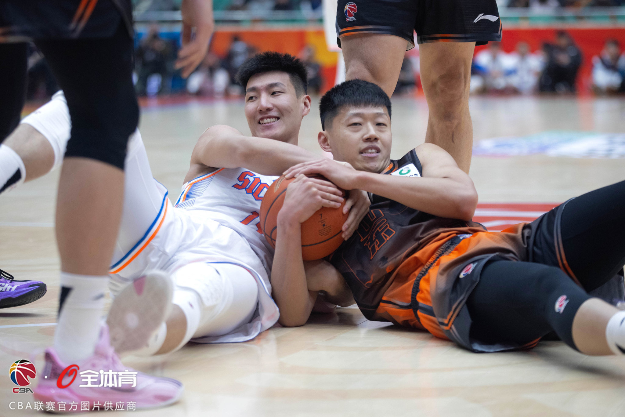 九游体育app- 山东男篮今天比赛直播 