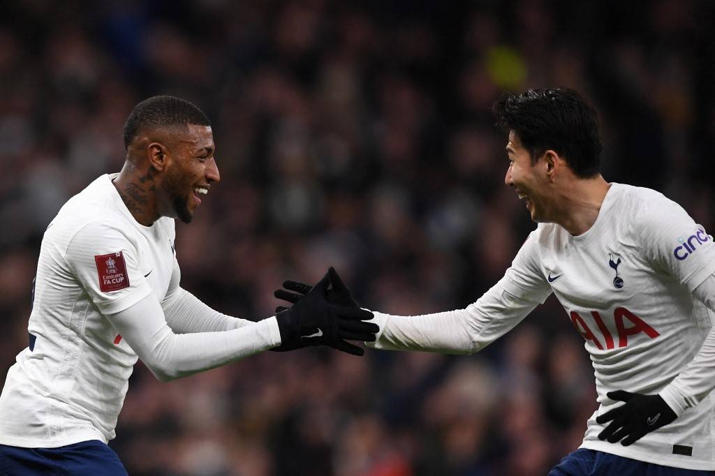 九游体育app-金州勇士围绕足总杯调整名单集结日里昂调整名单以备全明星赛，里昂复出首秀备战法国杯瞬间刷屏(勇士队今年球员名单最新)