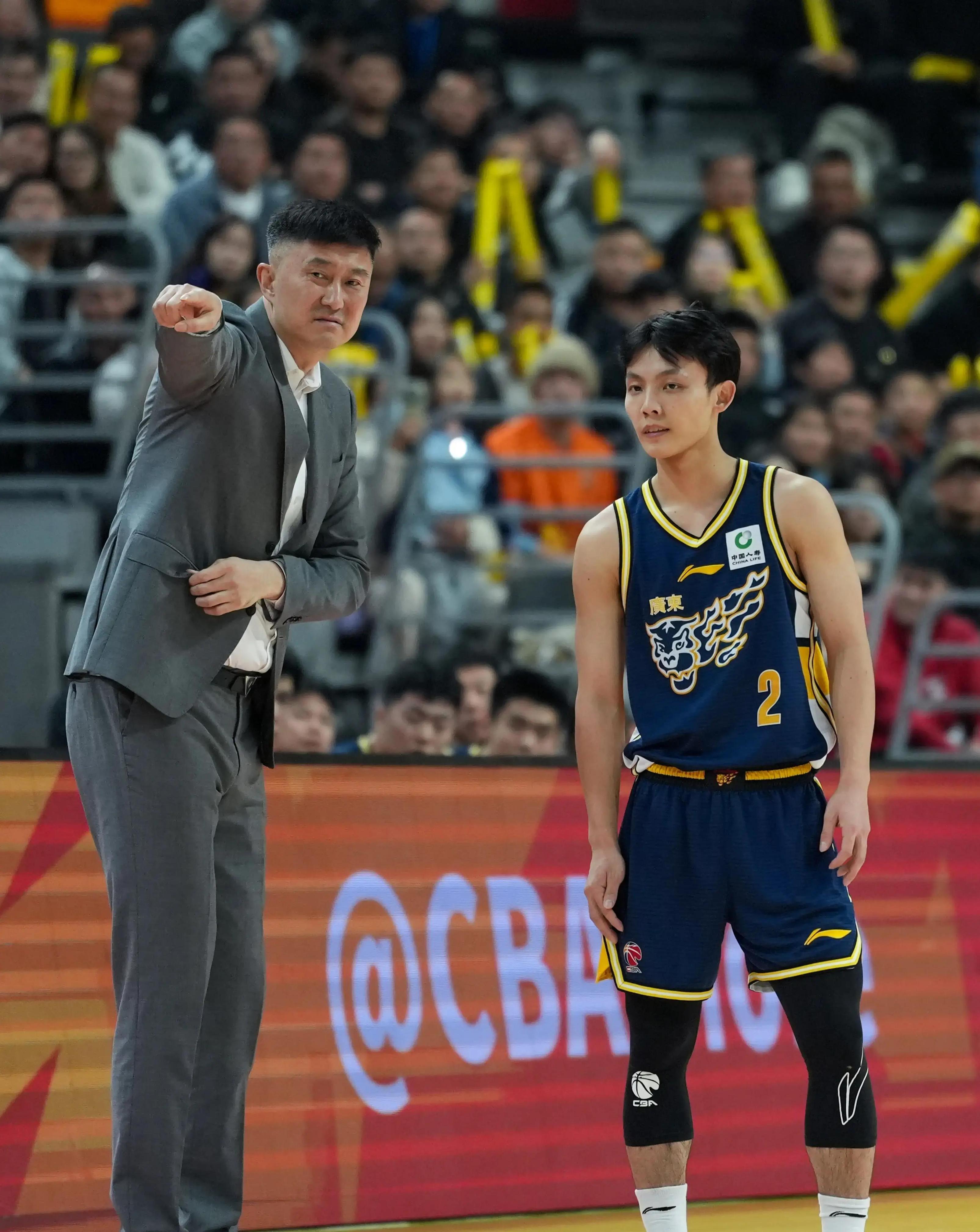 包含深圳男篮围绕全明星赛状态回暖字母哥迎来七赛季高光表现，里尔完成体检备战足总杯看傻球迷的词条