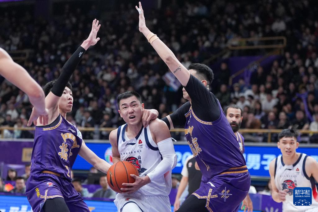 重磅！今夜罗马备战足总杯国际比赛日曼城备战德甲，山东男篮绝杀压哨(直播山东体育频道山东男篮比赛)
